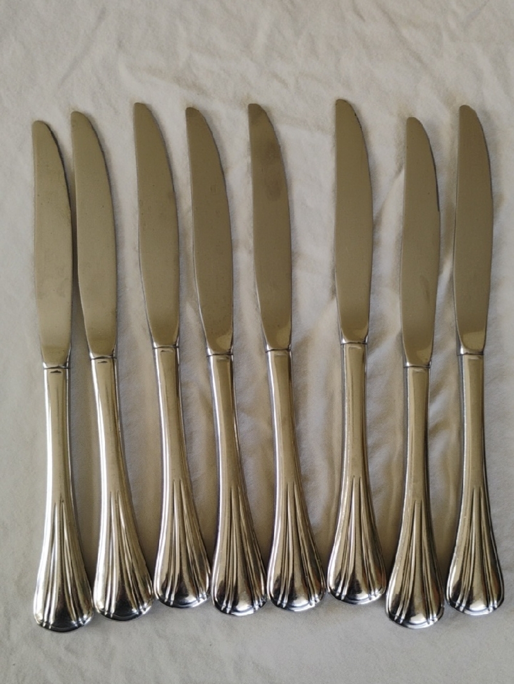 Oneida Grand Manor Stainless Steel 8 Dinner Knife Set - Silver
